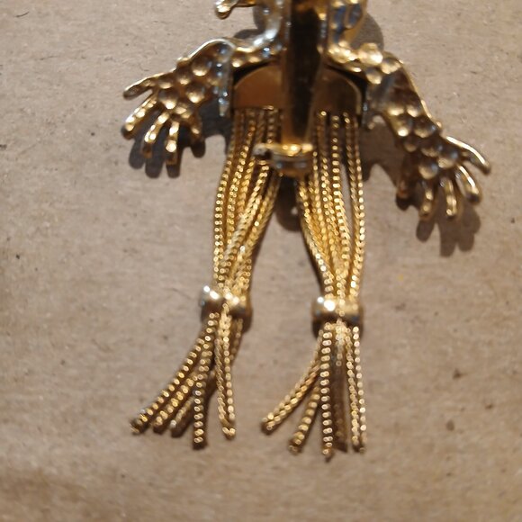 Vintage Harvesy Scarecrow Goldtone Faux Pearl Dangle Legs Brooch - Picture 4 of 5
